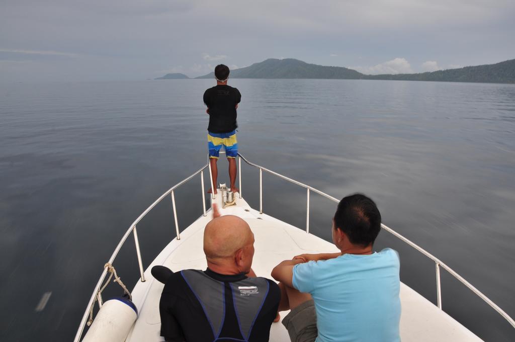 Raja Ampat Dive Resort Tapokreng ภายนอก รูปภาพ