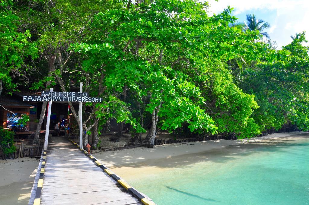 Raja Ampat Dive Resort Tapokreng ภายนอก รูปภาพ