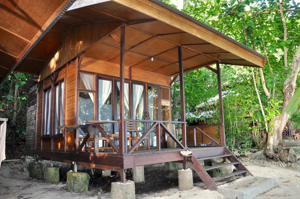 Raja Ampat Dive Resort Tapokreng ภายนอก รูปภาพ
