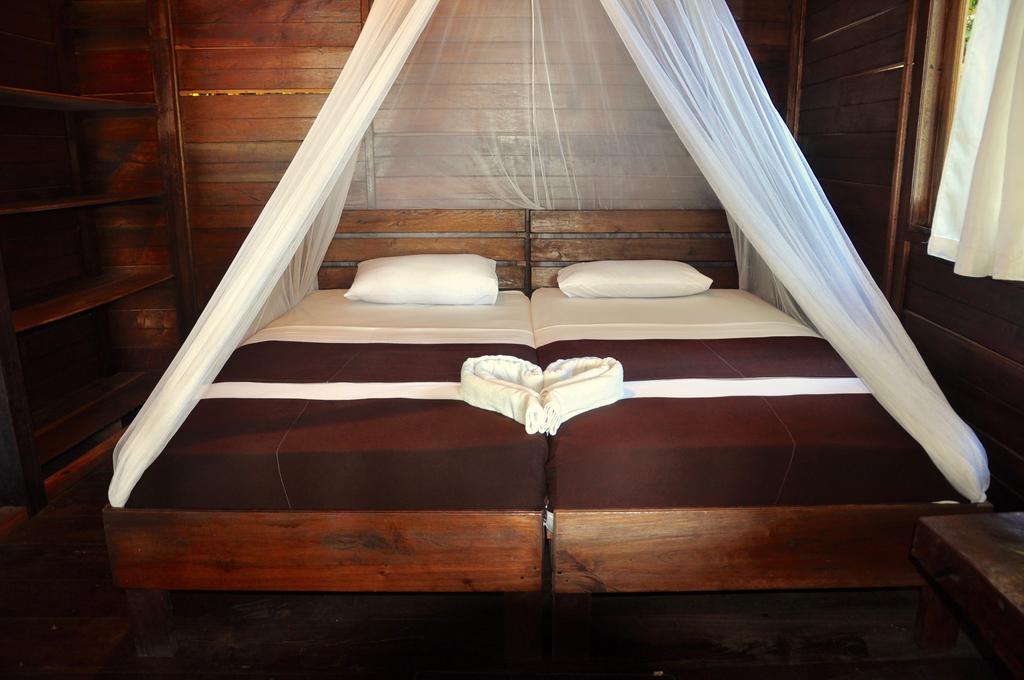 Raja Ampat Dive Resort Tapokreng ภายนอก รูปภาพ
