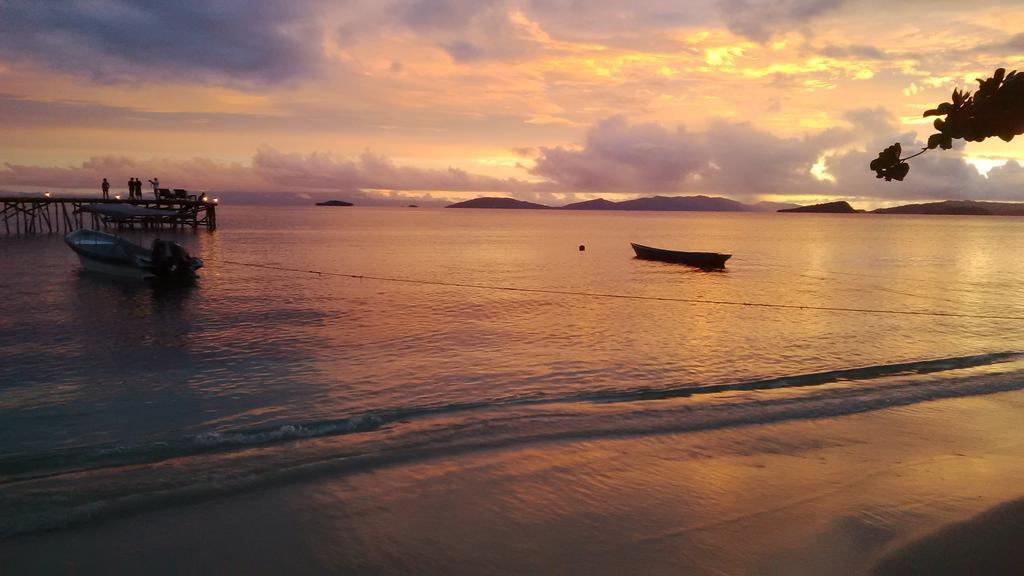Raja Ampat Dive Resort Tapokreng ภายนอก รูปภาพ