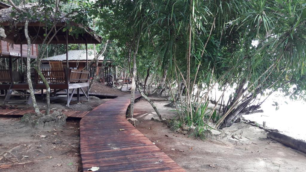 Raja Ampat Dive Resort Tapokreng ภายนอก รูปภาพ