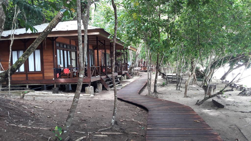 Raja Ampat Dive Resort Tapokreng ภายนอก รูปภาพ