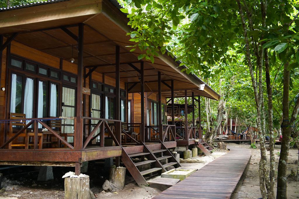 Raja Ampat Dive Resort Tapokreng ภายนอก รูปภาพ