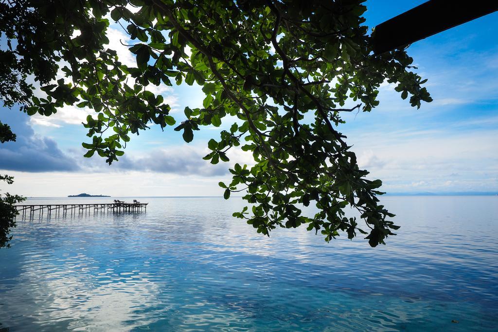 Raja Ampat Dive Resort Tapokreng ภายนอก รูปภาพ